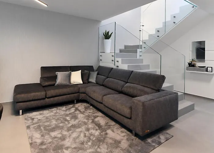 Luni فيلة بيلاريا-إيجيا مارينا