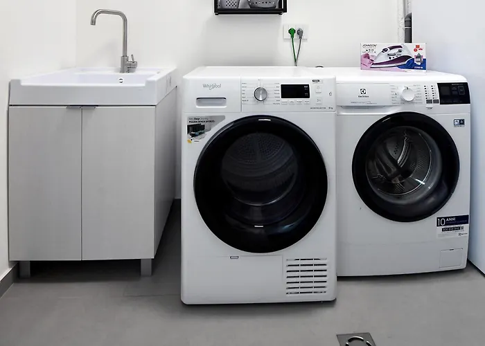 Luni فيلة بيلاريا-إيجيا مارينا