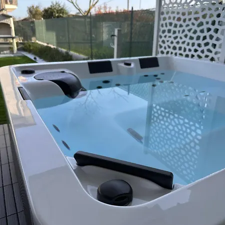 Luni Villa *